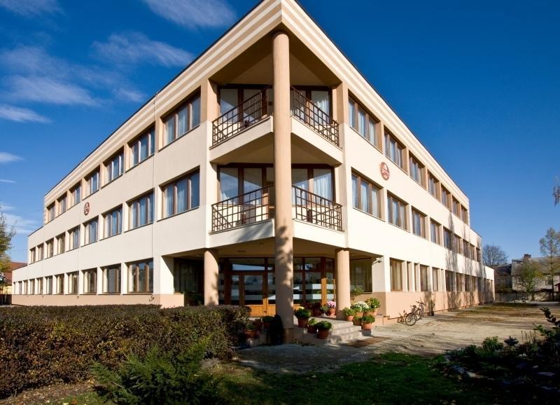Vasvirag Hotel Celldömölk Buitenkant foto